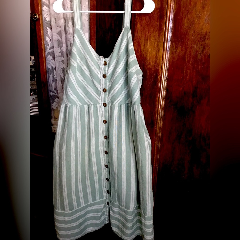Brand new green strip button dress with pockets